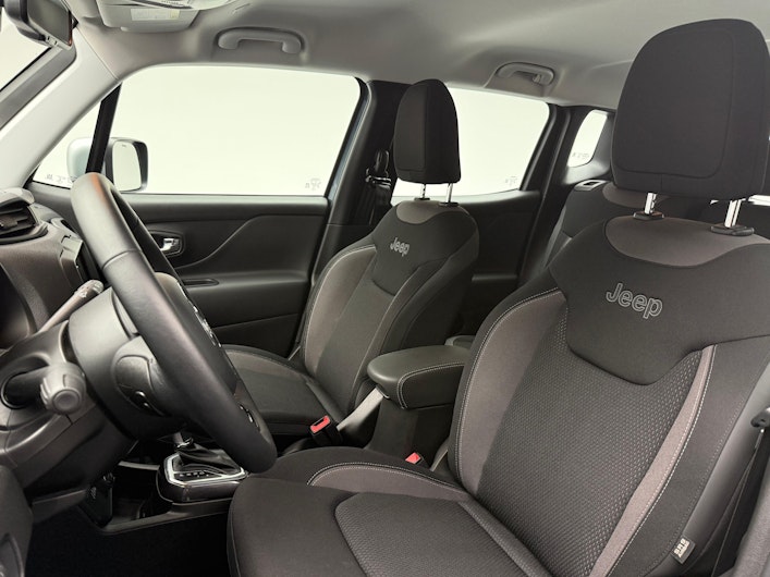 Vehicle image JEEP RENEGADE