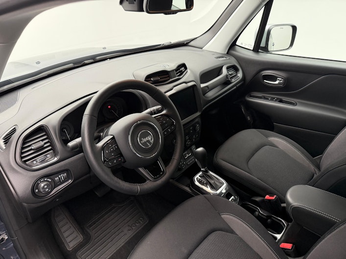 Vehicle image JEEP RENEGADE