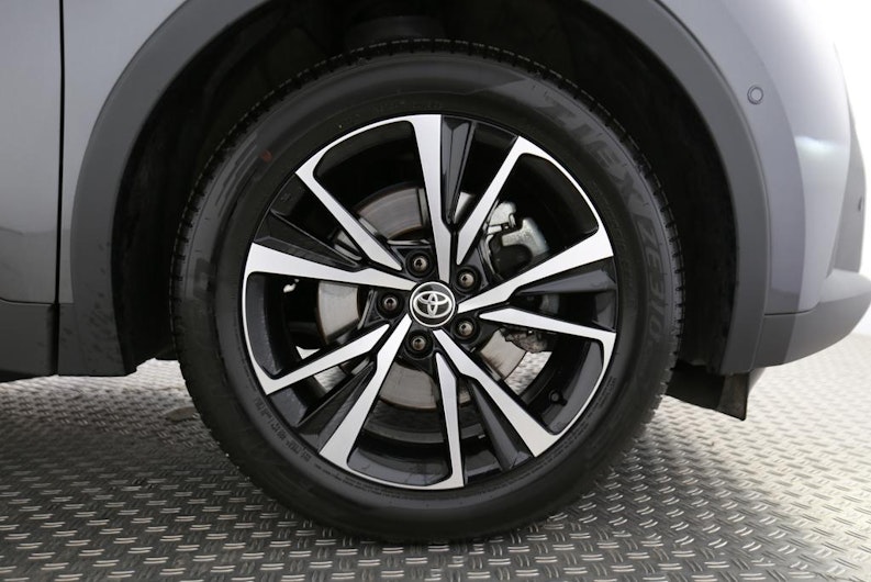 Vehicle image TOYOTA C-HR