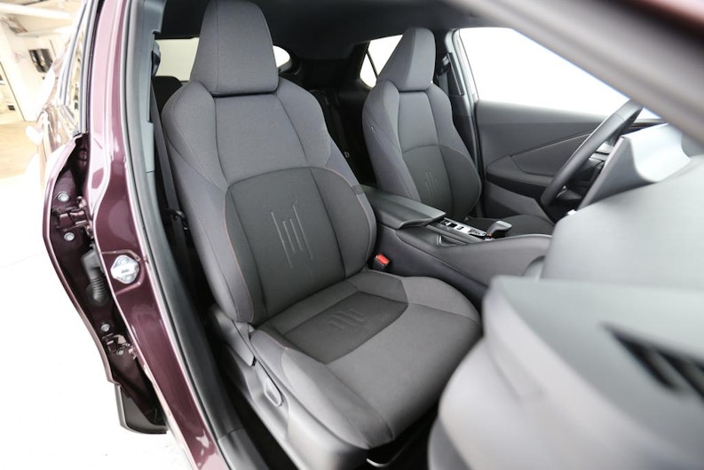 Vehicle image TOYOTA C-HR