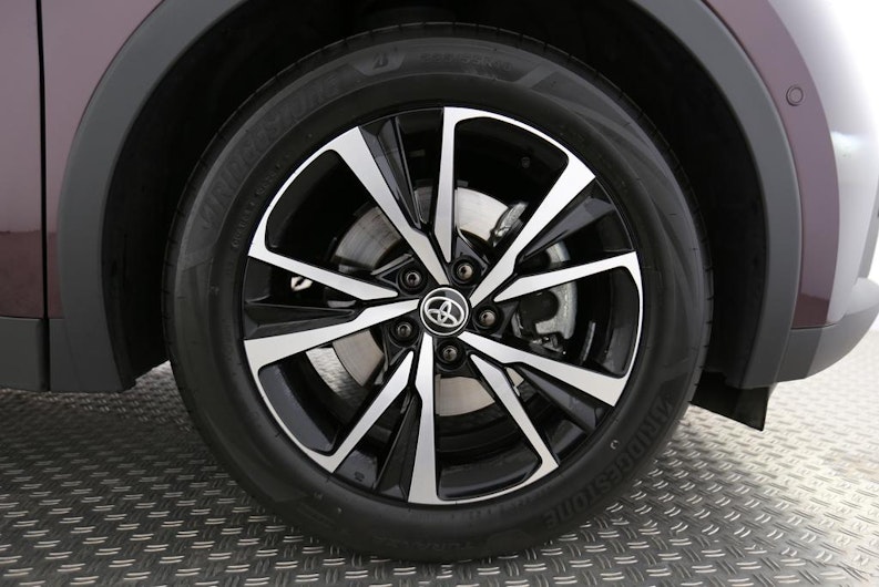 Vehicle image TOYOTA C-HR