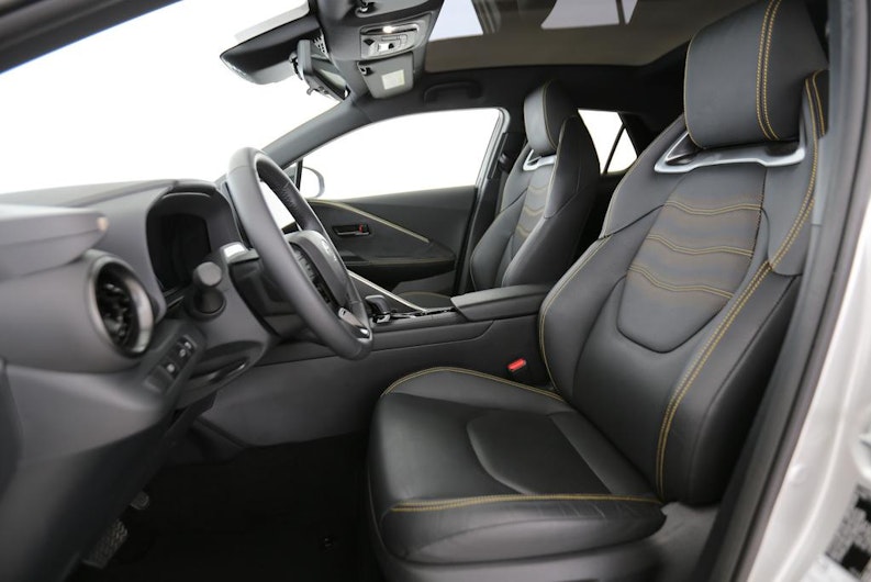 Vehicle image TOYOTA C-HR