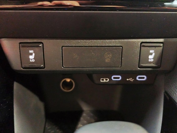 Vehicle image 13 Vehicle image 13