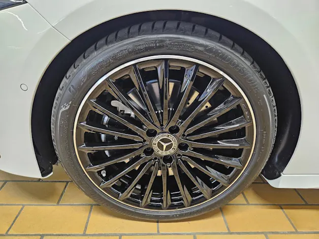 Mercedes-Benz A 250 4Matic AMG Line