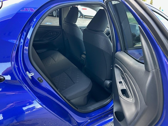 Vehicle image 16