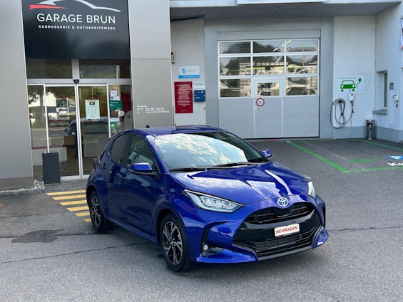 Vehicle image 6
