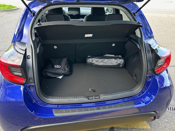 Vehicle image 14