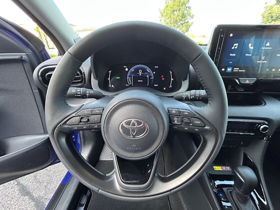Vehicle image 18