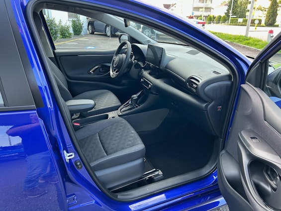 Vehicle image 17