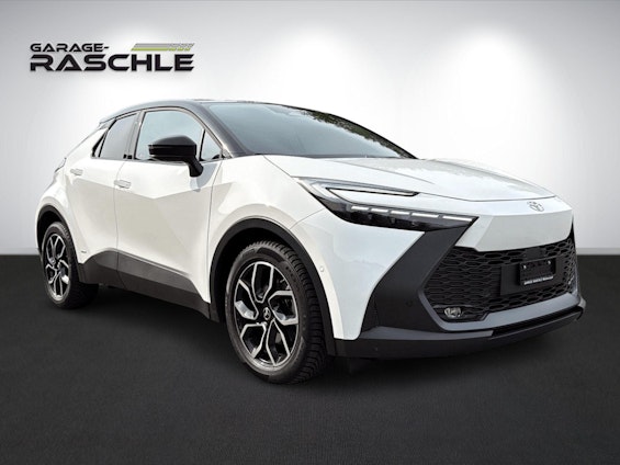First vehicle image