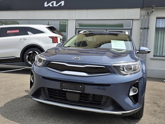First vehicle image