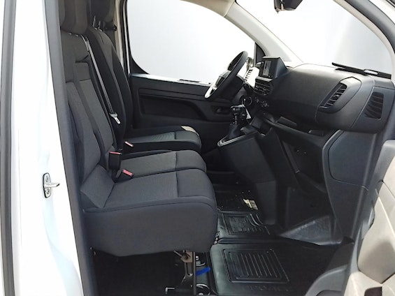 Vehicle image 10 Vehicle image 10