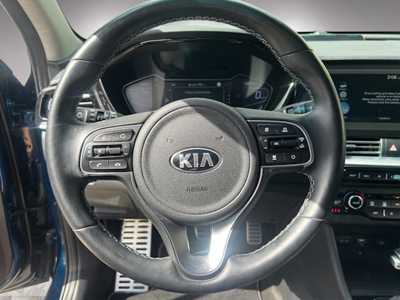 Vehicle image 13 Vehicle image 13