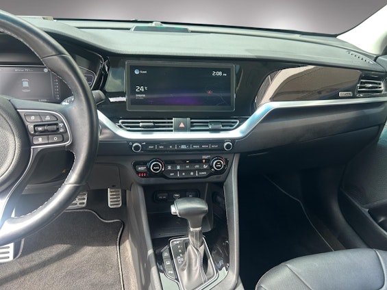 Vehicle image 16 Vehicle image 16