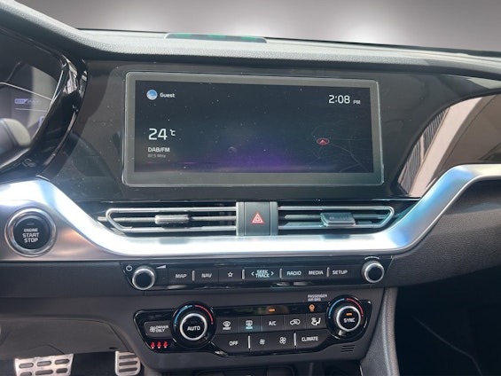 Vehicle image 17 Vehicle image 17