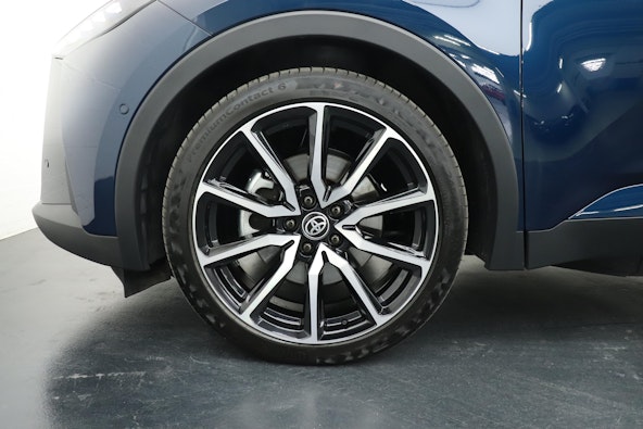 Vehicle image 10