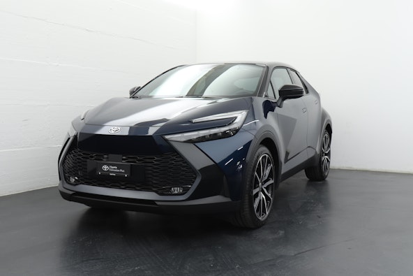 First vehicle image