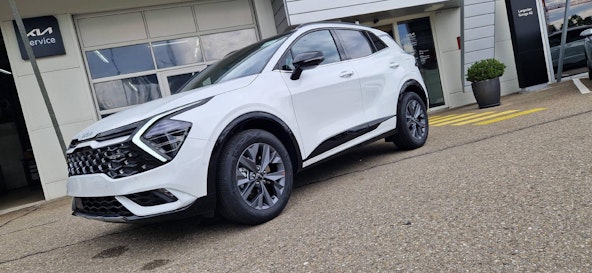 First vehicle image