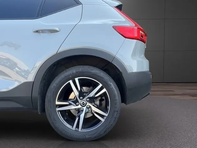Volvo XC40 2.0 B4 MH Plus Dark