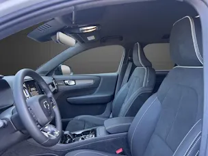 Volvo XC40 2.0 B4 MH Plus Dark