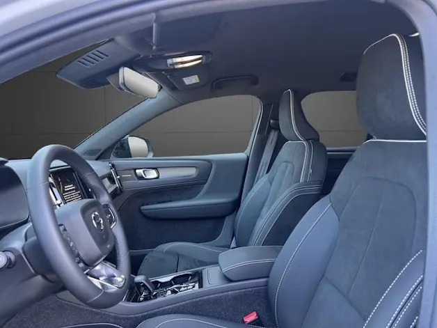 Volvo XC40 2.0 B4 MH Plus Dark