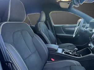 Volvo XC40 2.0 B4 MH Plus Dark