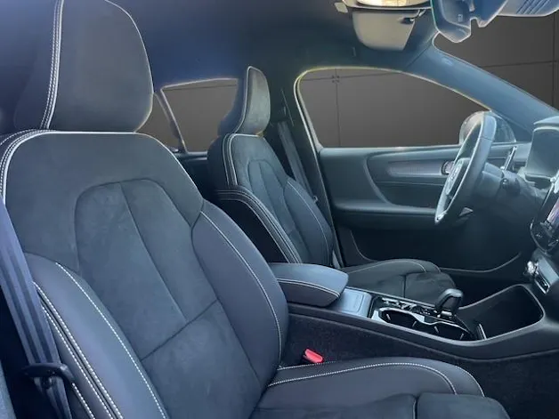 Volvo XC40 2.0 B4 MH Plus Dark