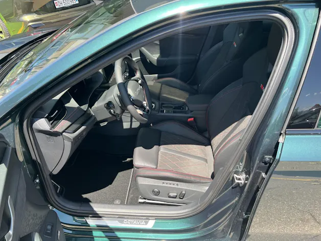 Škoda Octavia Combi 2.0 TSI DSG RS
