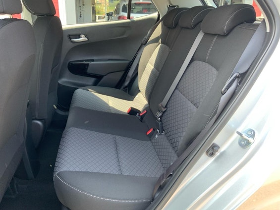 Vehicle image 6 Vehicle image 6