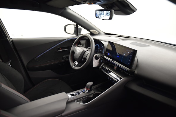 Vehicle image 10