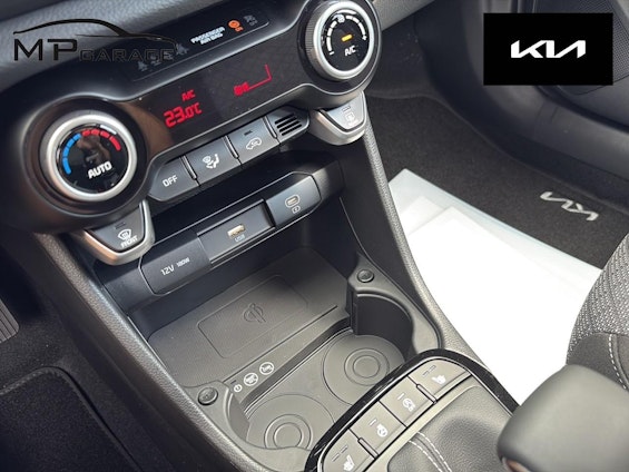 Vehicle image 10 Vehicle image 10