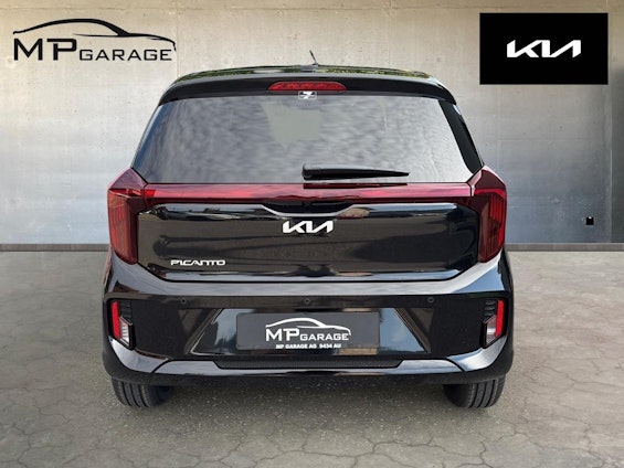 Vehicle image 4 Vehicle image 4