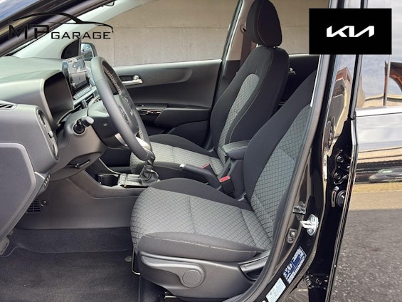 Vehicle image 13 Vehicle image 13