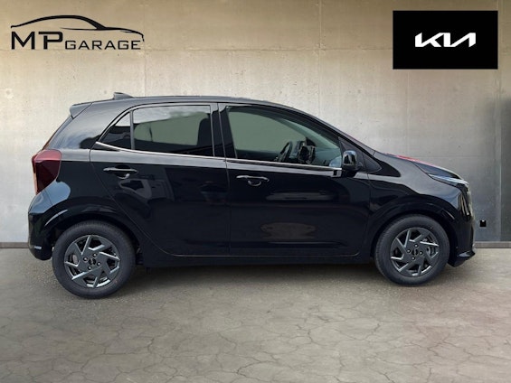 Vehicle image 3 Vehicle image 3