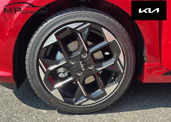 Vehicle image 14 Vehicle image 14