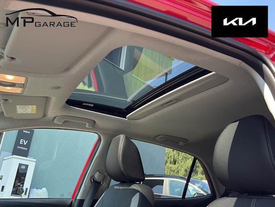 Vehicle image 15 Vehicle image 15