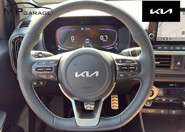 Vehicle image 16 Vehicle image 16