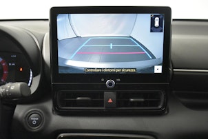 Vehicle image TOYOTA Yaris 1.5 VVT-i HSD Trend