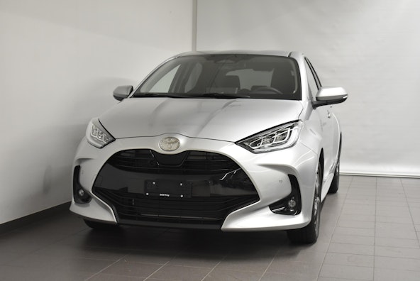 First vehicle image