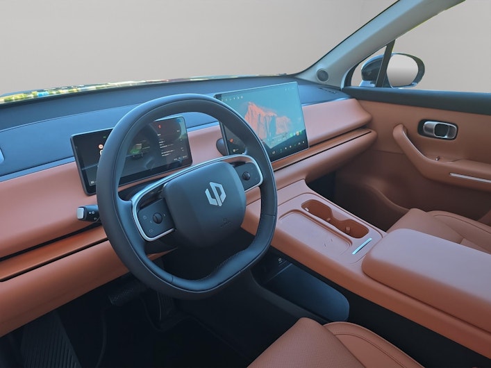 Vehicle image LEAPMOTOR C10