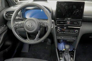 Fahrzeugbild TOYOTA Yaris Cross 1.5 VVT-i HSD Premium AWD-i