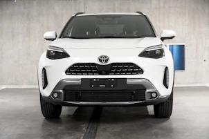 Fahrzeugbild TOYOTA Yaris Cross 1.5 VVT-i HSD Premium AWD-i
