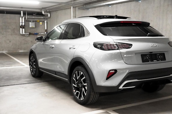 Vehicle image 13