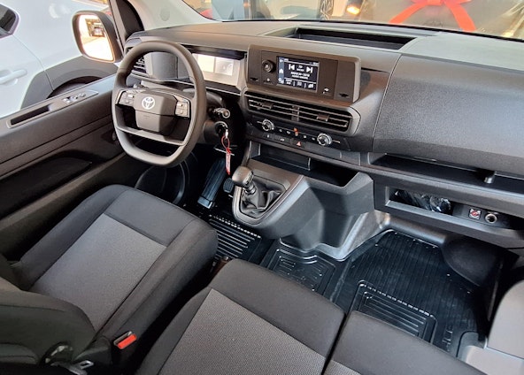 Vehicle image 4 Vehicle image 4