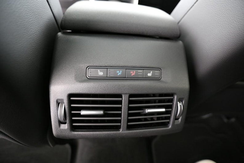 Vehicle image LAND ROVER DISCOVERY SPORT