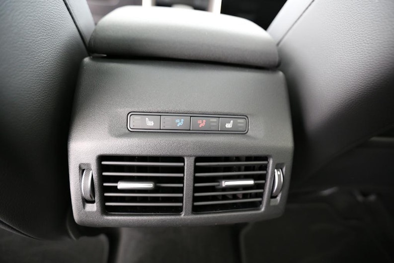 Vehicle image LAND ROVER DISCOVERY SPORT