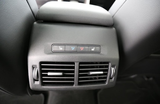 Vehicle image 8 Vehicle image 8