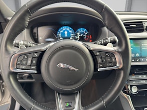 Vehicle image JAGUAR XE 2.0 T 300 R-Sport AWD