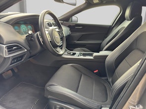 Vehicle image JAGUAR XE 2.0 T 300 R-Sport AWD