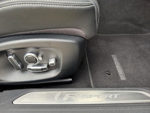 Vehicle image JAGUAR XE 2.0 T 300 R-Sport AWD